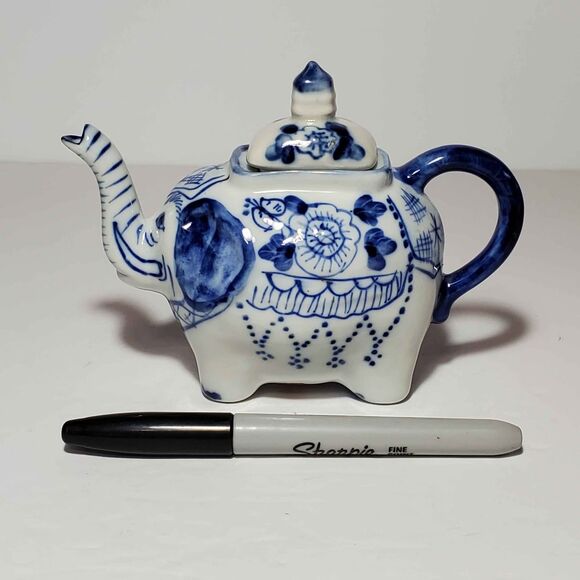 Mini Elephant Teapot 4.25" - Picture 8 of 8